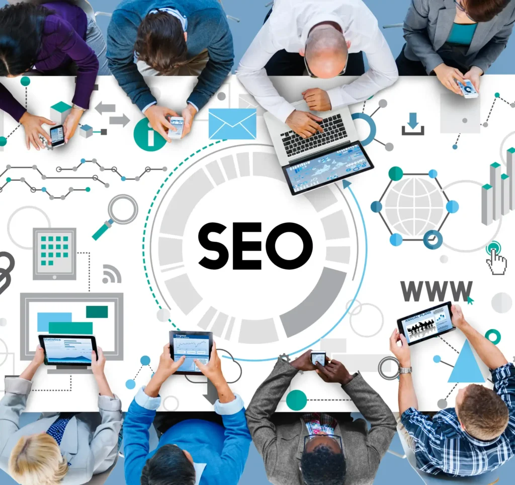 Equipo de profesionales en una agencia SEO internacional trabajando en estrategias para optimizar la visibilidad en línea a nivel global.