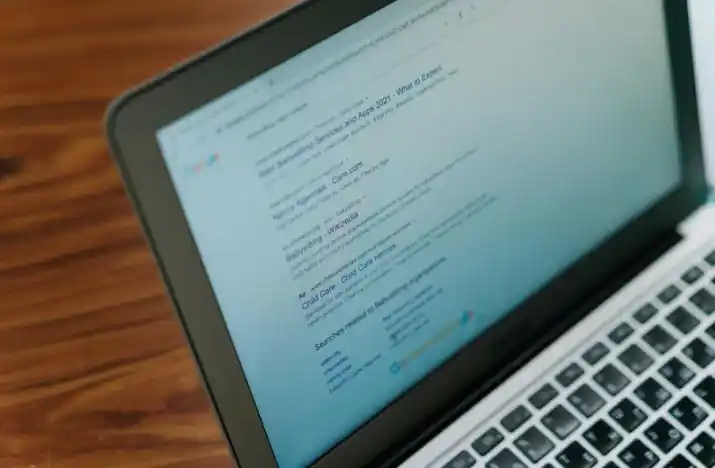 Resultados de búsqueda en Google mostrando ejemplos de los mejores títulos SEO
