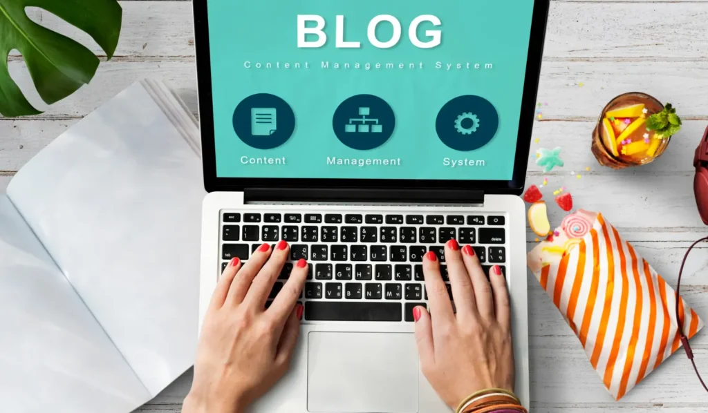 Diagrama visual de partes de un blog: header, columna principal, sidebar y footer organizados